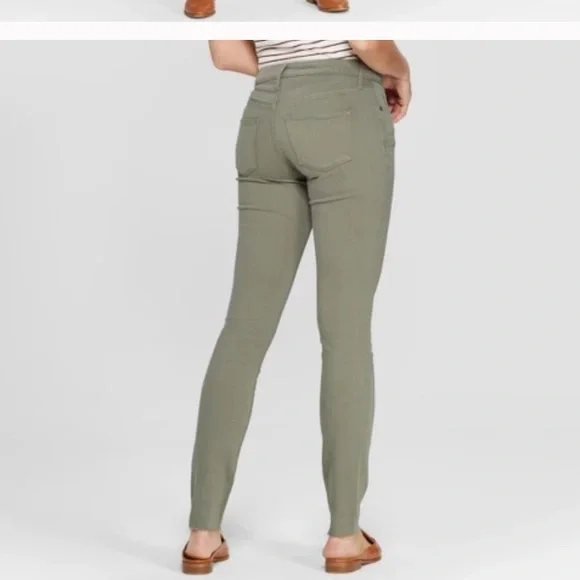 Universal Thread Mid Rise Skinny Green Jeans size 2 - Picture 6 of 8